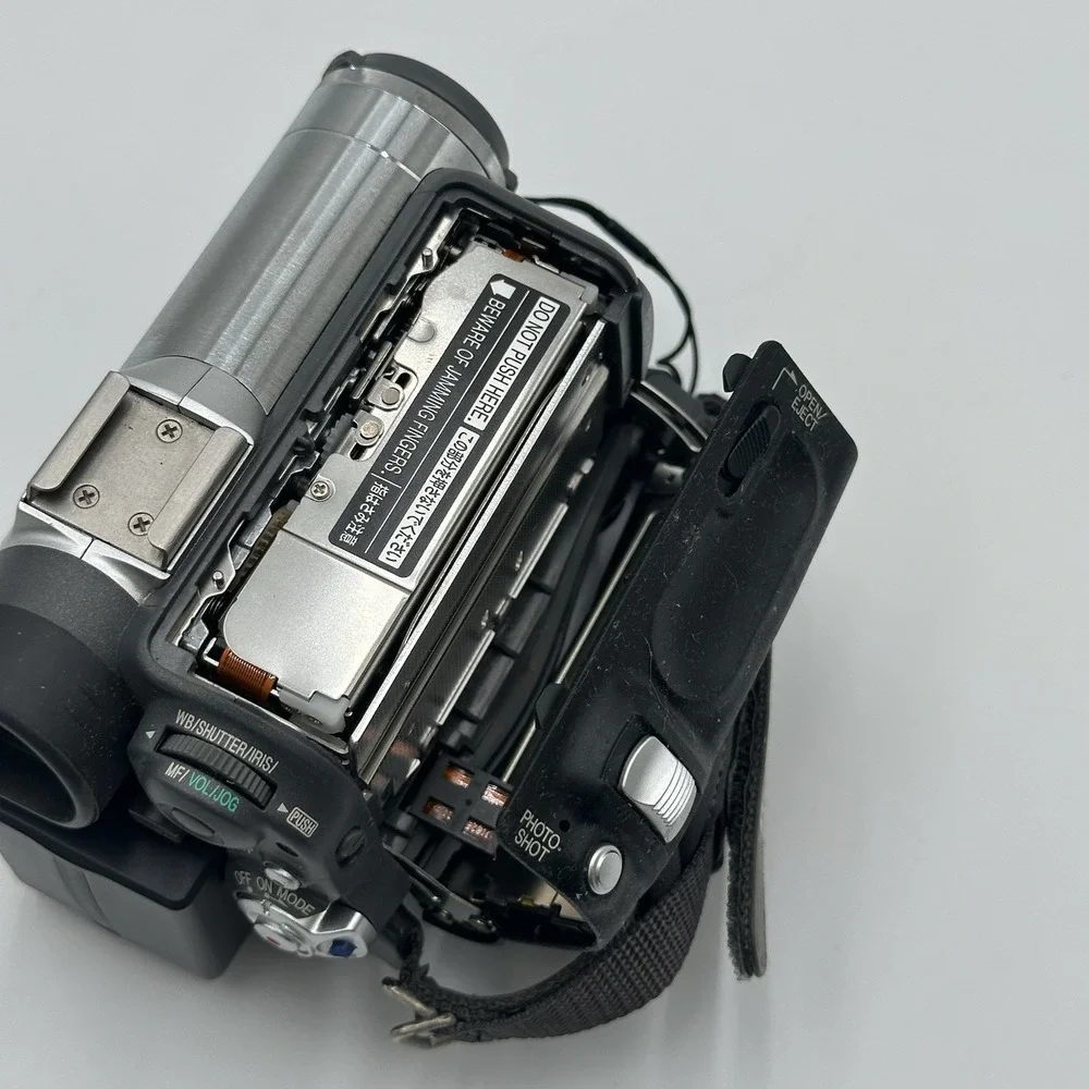 Panasonic NV-GS30A MiniDV Digital Camcorder 500x Zoom Remote Case Untested